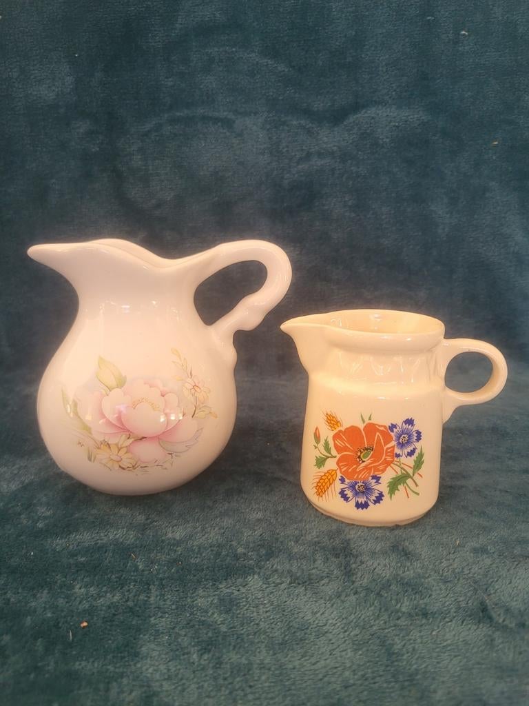 2 schenkkannetjes, 12 cm en 9 cm hoog, Heike, Huis en Inrichting, Keuken | Servies, Ophalen, Gebruikt, Keramiek, Overige typen