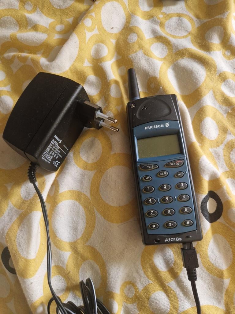 Vintage Ericsson A1018s (1999) – Inclusief Lader, Ophalen of Verzenden, Audio en Video