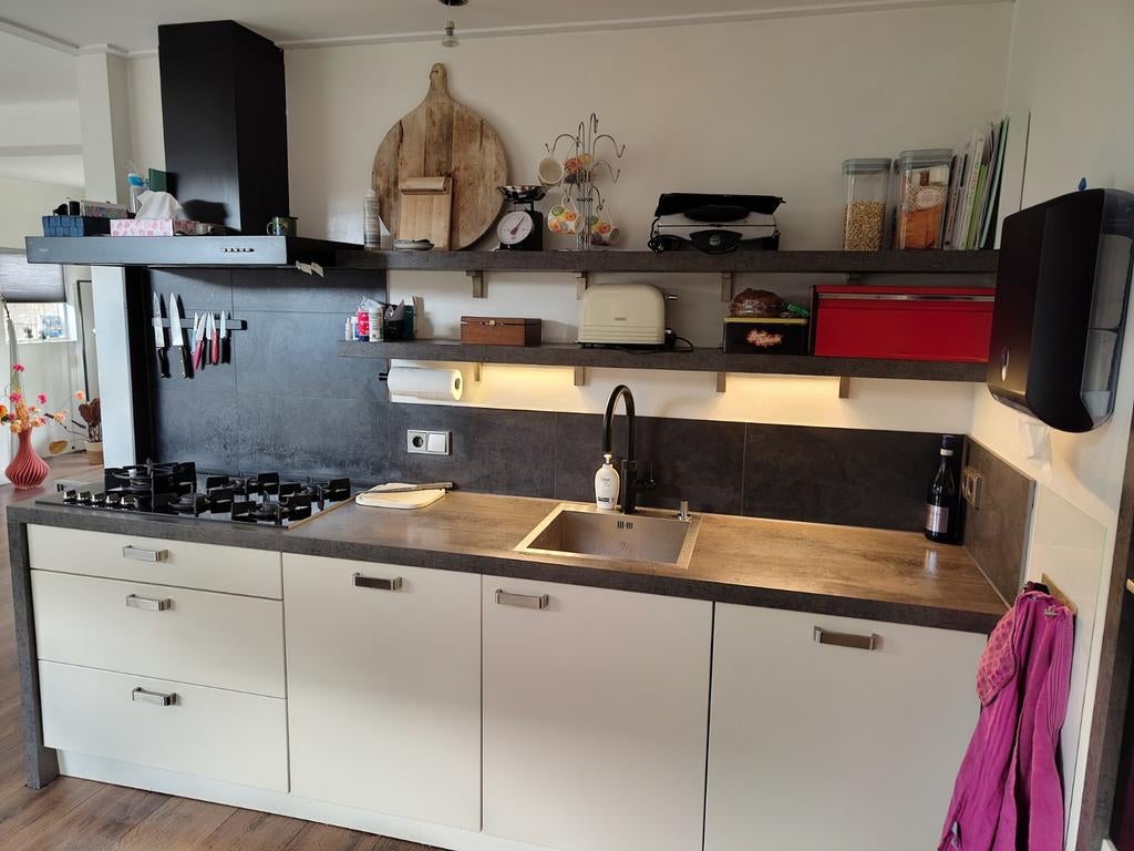 Keuken met afzuigkap, kookplaat en wasbak, Huis en Inrichting, Keuken | Complete keukens, Ophalen, Gebruikt, Wit, Enkelwandige keuken
