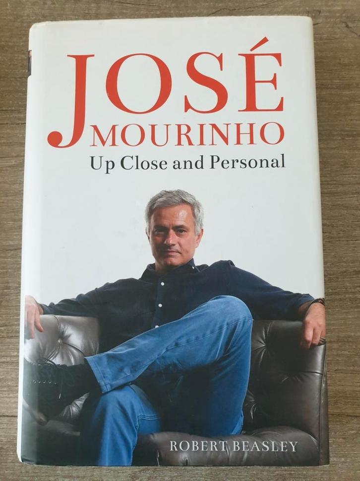 José Mourinho: Up Close and Personal - Robert Beasley, Boeken, Biografieën, Gelezen, Sport, Ophalen of Verzenden