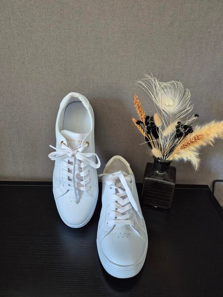 Tommy Hilfiger sneakers maat 41, Wit, Ophalen of Verzenden, Tommy Hilfiger, Sneakers of Gympen
