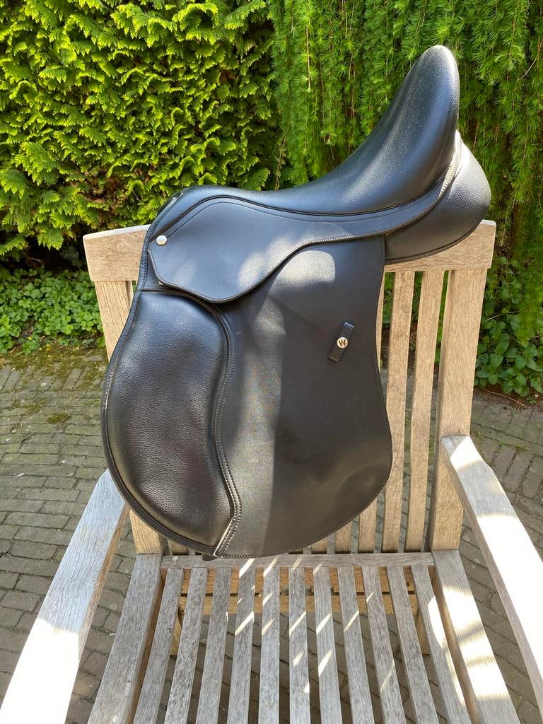 Wintec hart zwart vz 17 inch, Dieren en Toebehoren, Paarden en Pony's | Zadels, Ophalen, Zo goed als nieuw