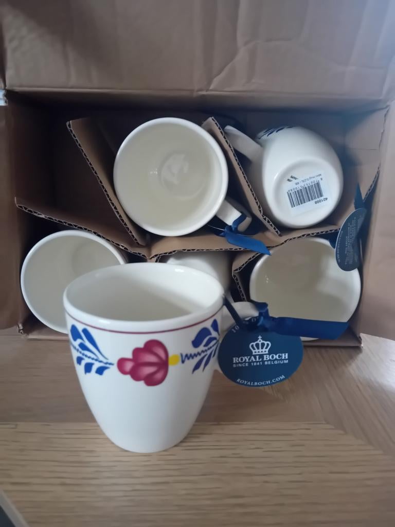 Nieuwe Royal Boch mokken - set van 6, Keramiek, Nieuw, Ophalen of Verzenden, Overige stijlen