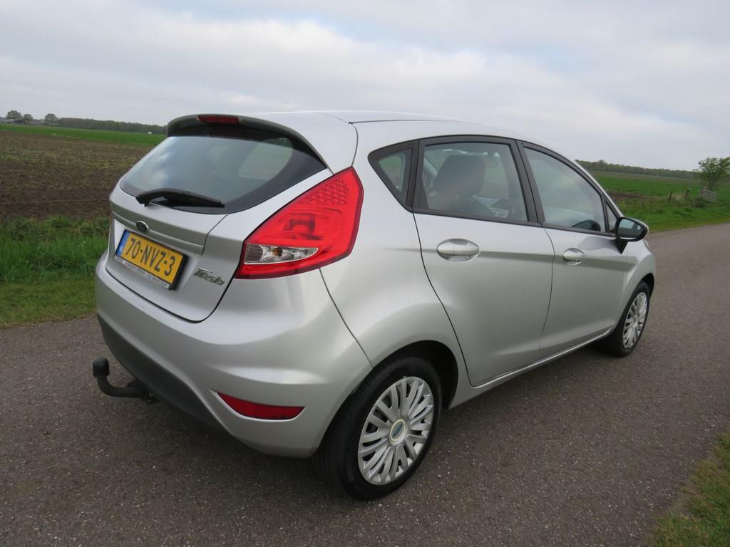 Ford Fiesta 1.2 Limited 2010-11 Airco 5 Drs PARKEERSCHADE, Auto diversen, Schadeauto's, 1242 cc, Handgeschakeld, Ford, Zilver of Grijs