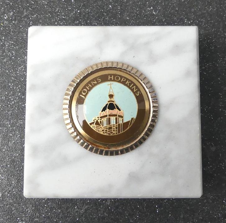 Johns Hopkins University presse papier marmer Baltimore USA, Verzamelen, Merken en Reclamevoorwerpen, Gebruikt, Gebruiksvoorwerp