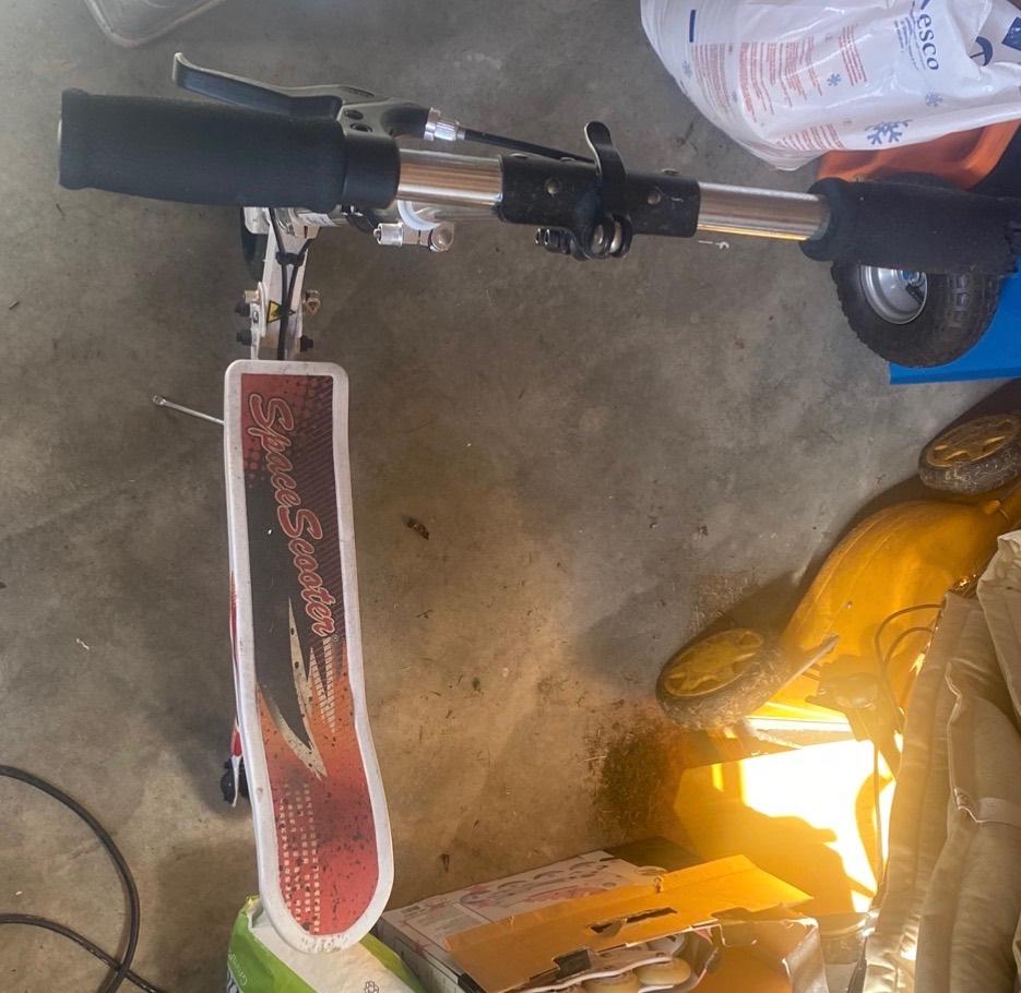 Elektrische space scooter step, Fietsen en Brommers, Steps, Ophalen, Gebruikt, Elektrische step (E-scooter), Space Scooter