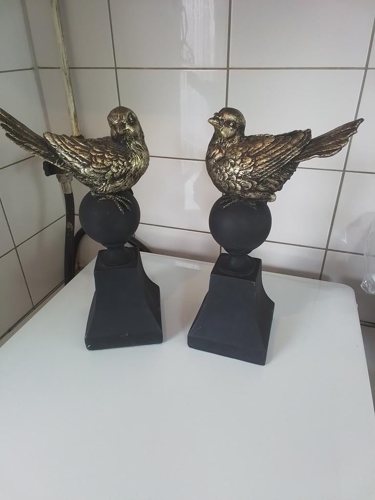 Twee gouden vogels op zuilen, 30 cm hoog, Ophalen of Verzenden, Zo goed als nieuw