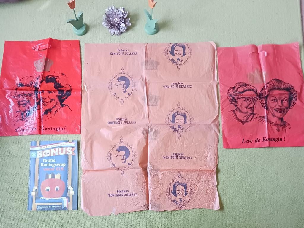 🔶️️Oranje tasjes wikkelpapier👑 oranje reclame folder 2013, Ophalen of Verzenden, Gebruikt, Nederland, Overige typen