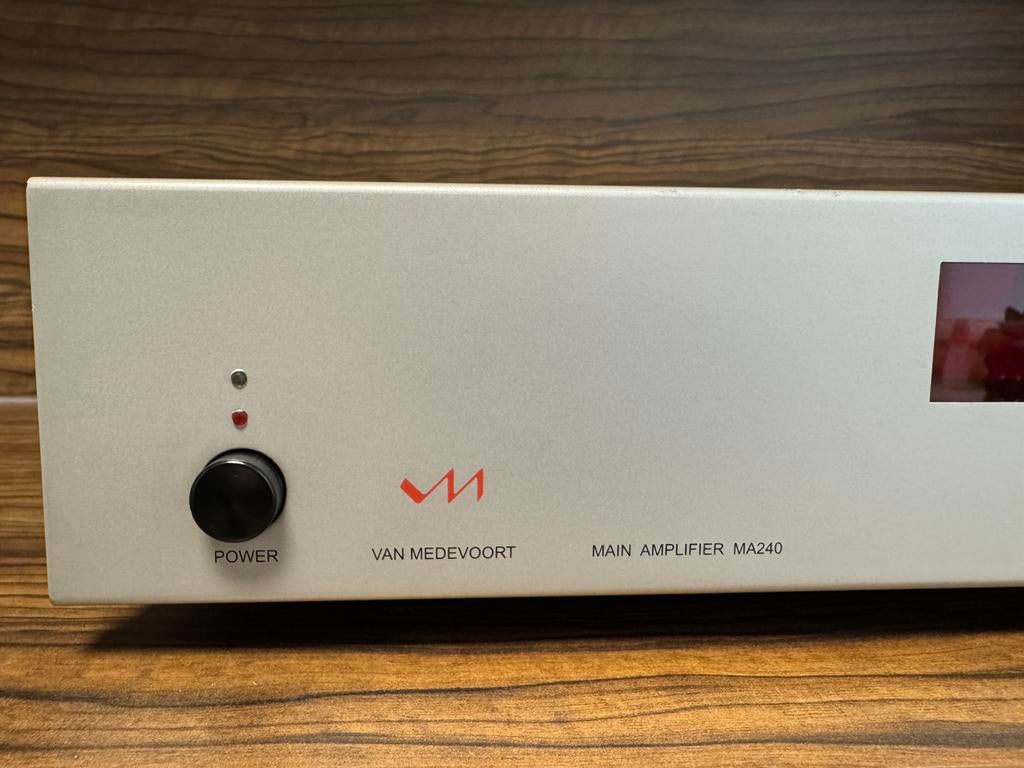 Medevoort MA240 versterker, Ophalen of Verzenden, Zo goed als nieuw, 60 tot 120 watt, Overige merken