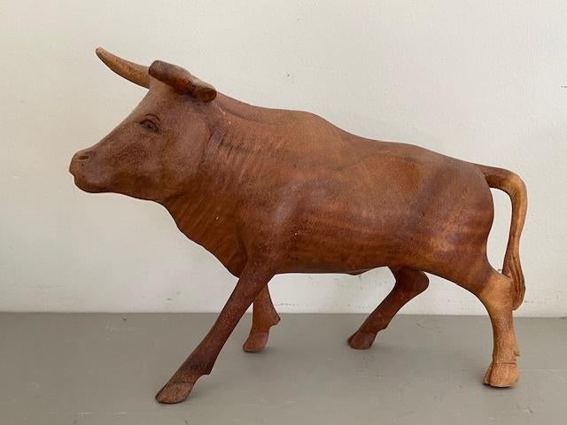 Vintage houten stierenbeeld. Beeld stier / rund  hout., Ophalen, Minder dan 20 cm, Beeld, Hout