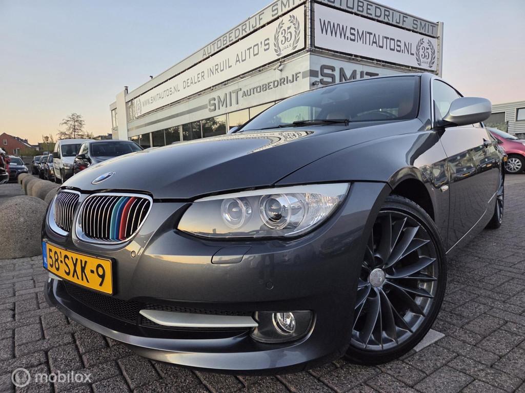 BMW 3-serie Coupé 320i Corporate Lease Bsns Line Leder/Xeno, Auto's, Automaat, Euro 5, Navigatiesysteem, 4 cilinders