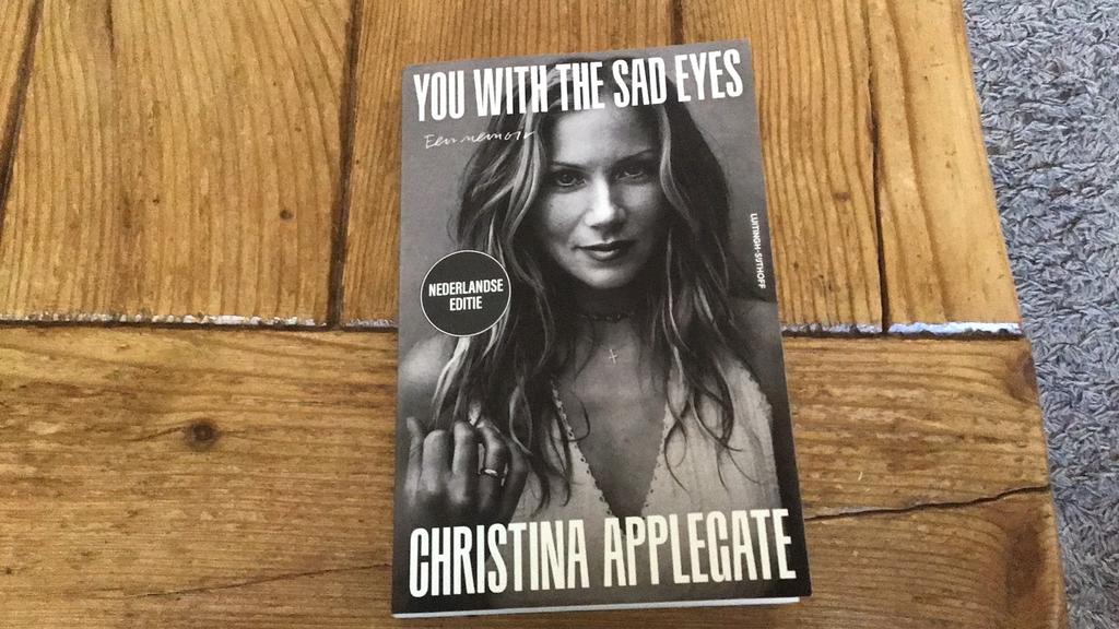 Christina Applegate - You with  the sad  eyes, Boeken, Ophalen of Verzenden, Zo goed als nieuw