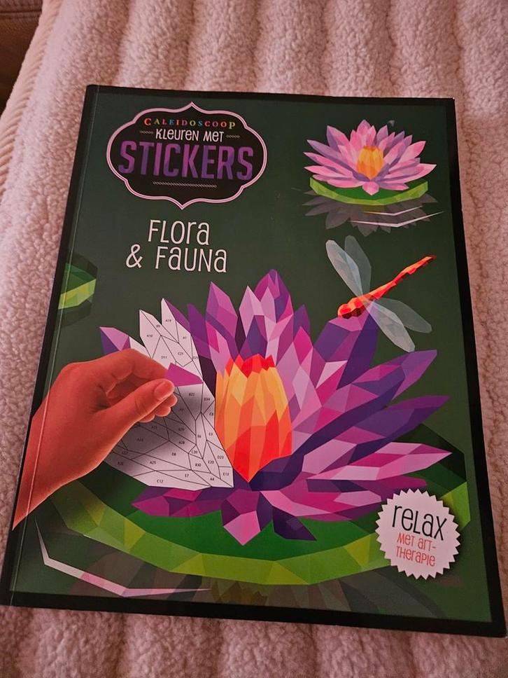 Kleuren met Stickers - Flora & Fauna, Hobby en Vrije tijd, Stempelen, Zo goed als nieuw, Overige typen, Ophalen of Verzenden