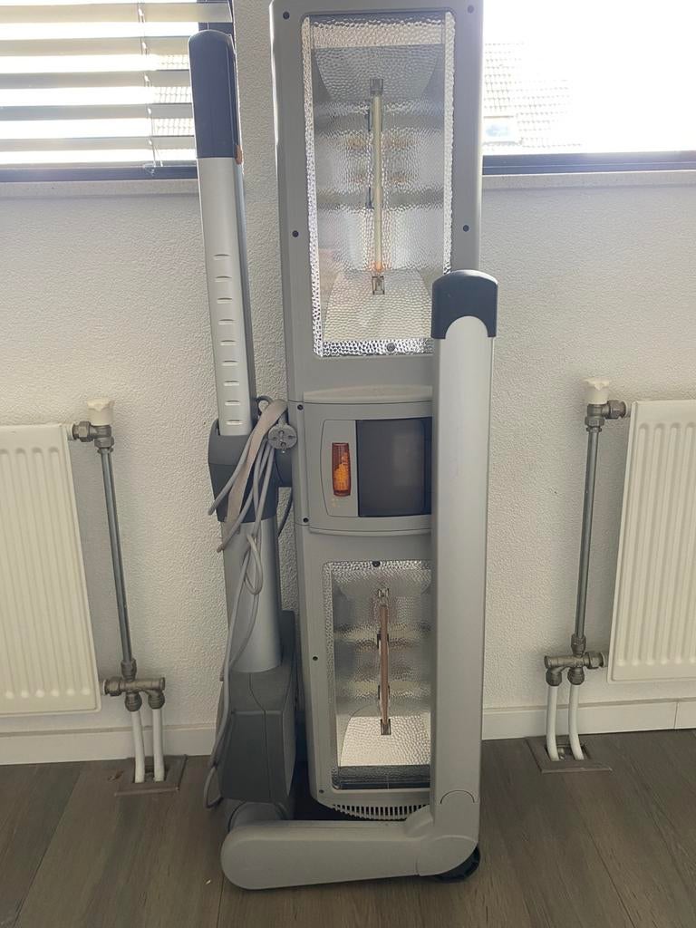 Philips zonnebank, Ophalen, Zo goed als nieuw, Zonnebank enkelzijdig, Minder dan 10 lampen