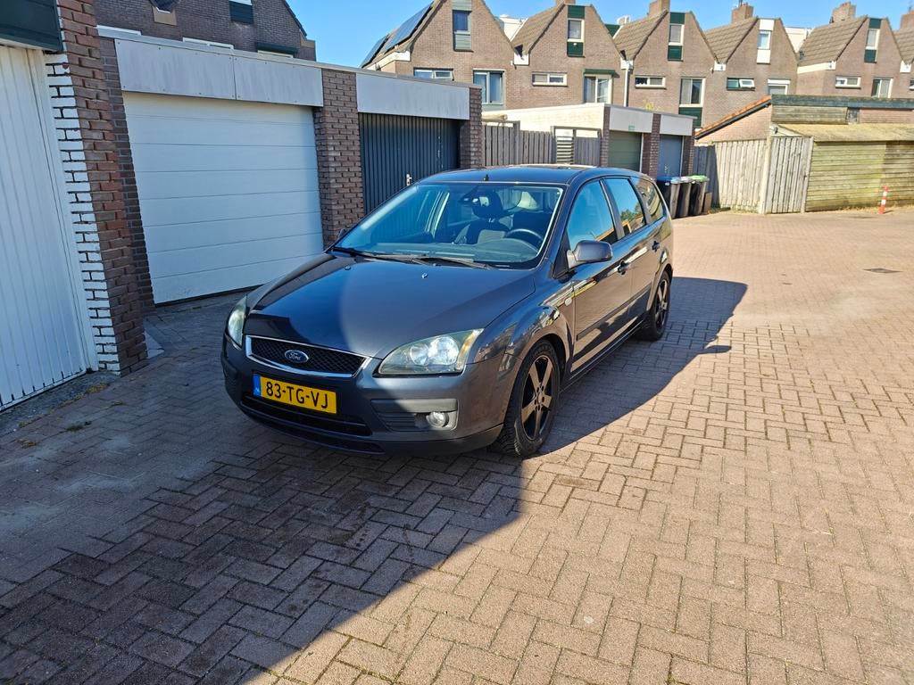 Ford Focus 2.0 107KW Wagon 2006 Grijs, Stof, Zwart, 4 cilinders, Metallic lak