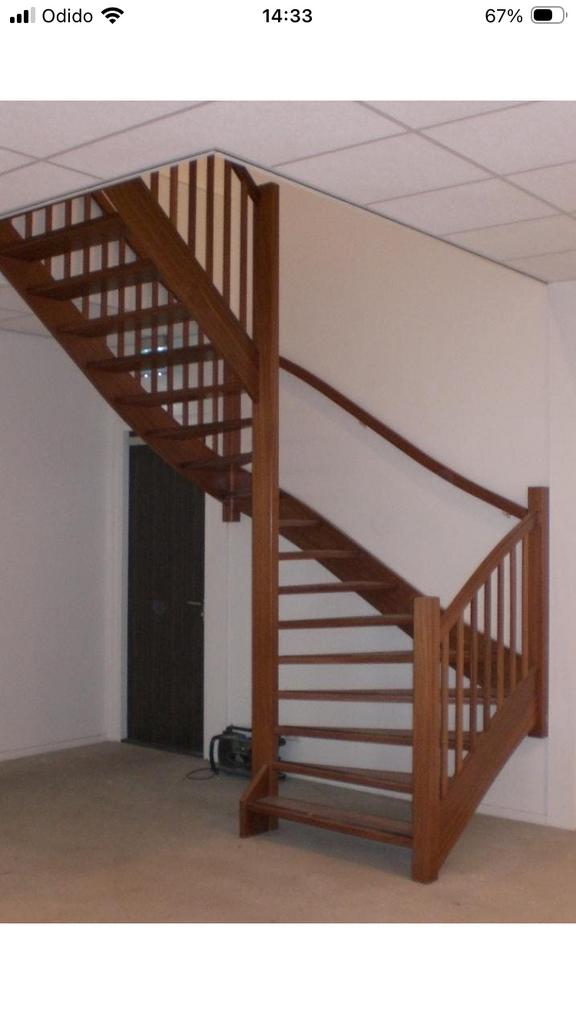 MOET WEG- Linksdraaiende Trap voor hoge plafonds/vloeren, Ophalen, Zo goed als nieuw, Trap, 2 tot 4 meter