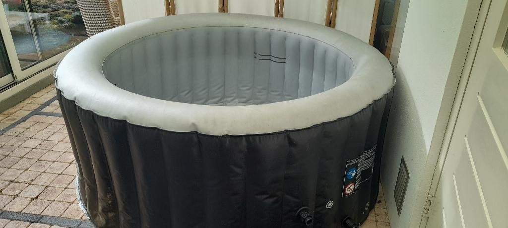 Jacuzzi, Tuin en Terras, Bubbelbaden en Hottubs, Ophalen, Gebruikt, Pomp, Opblaasbaar