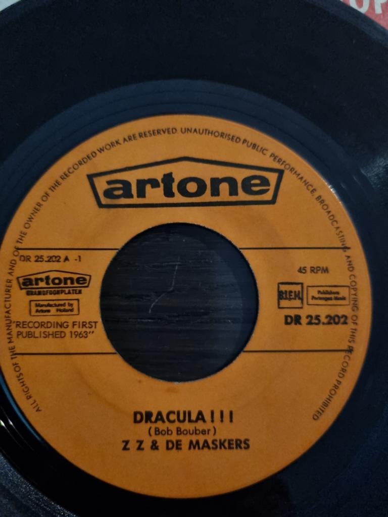 Nederbeat single van Z.Z. & de maskers : dracula!!!, Gebruikt, Overige genres, 7 inch, Single