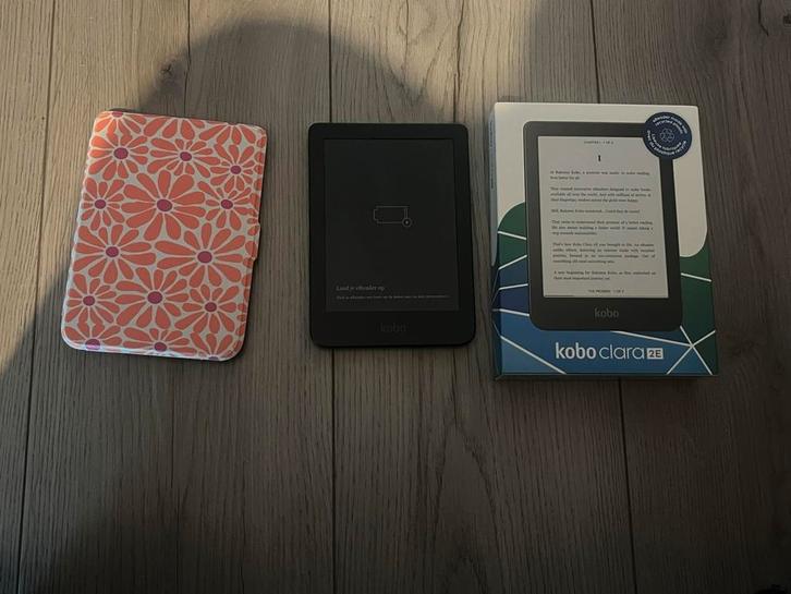 Kobo Clara 2E e-reader met hoesje, Computers en Software, E-readers, Zo goed als nieuw, 6 inch of minder, 16 GB of meer, Touchscreen