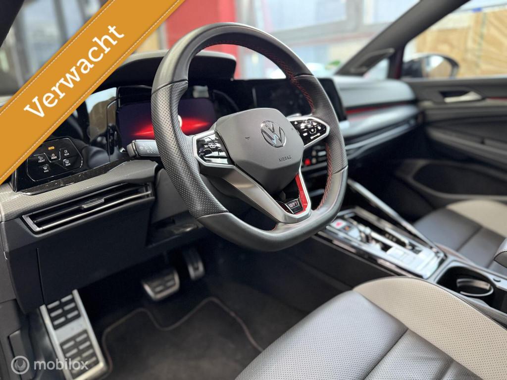 Volkswagen Golf 8 2.0 TSI GTI CLUBSPORT PANO HDUP AKRA Memor, Auto's, Volkswagen, Adaptive Cruise Control, 4 cilinders, Bedrijf