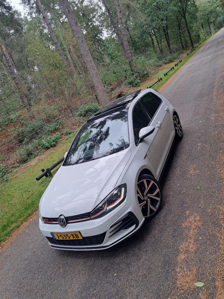 Volkswagen Golf 7.5 GTI PERFORMANCE 7 DSG 2017 PANO BOMVOL!!, 4 cilinders, Wit, 1600 kg, 1308 kg
