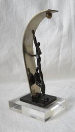 Beeldje "Helpende Hand" C. Ammerlaan, Ophalen of Verzenden, Gebruikt, Mens