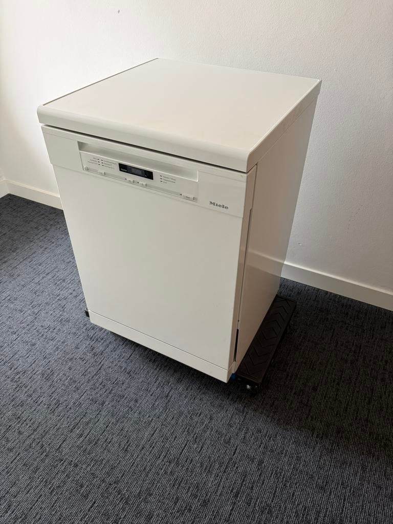 Vaatwasser Miele G 6620SC defect, Witgoed en Apparatuur, Vaatwasmachines, Ophalen, Minder dan 85 cm, 60 cm of meer, Minder dan 10 liter