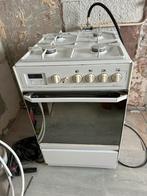 Gasfornuis met oven - Vrijstaand, Witgoed en Apparatuur, Fornuizen, Ophalen, Gebruikt, 4 kookzones, Gas