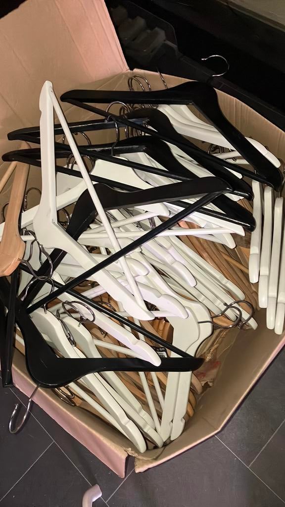 Houten kledinghangers, Kleding | Dames, Kledinghangers, Ophalen
