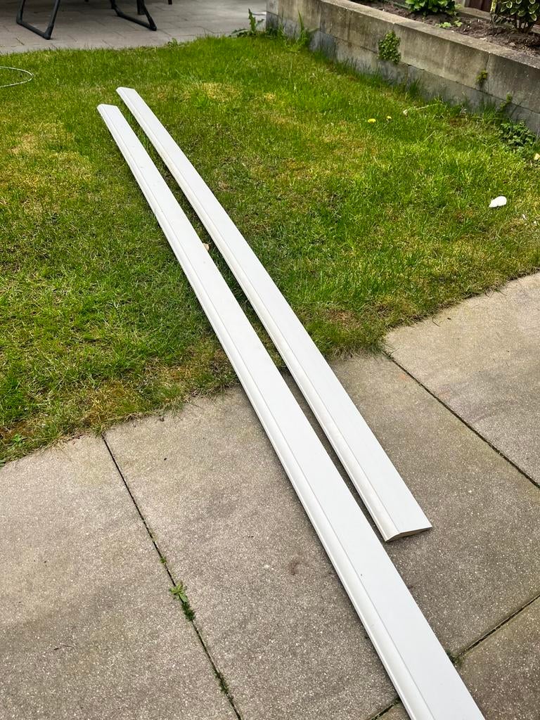 Witte plinten, Doe-het-zelf en Verbouw, Plinten en Afwerking, Ophalen, Zo goed als nieuw, Mdf, 200 tot 250 cm