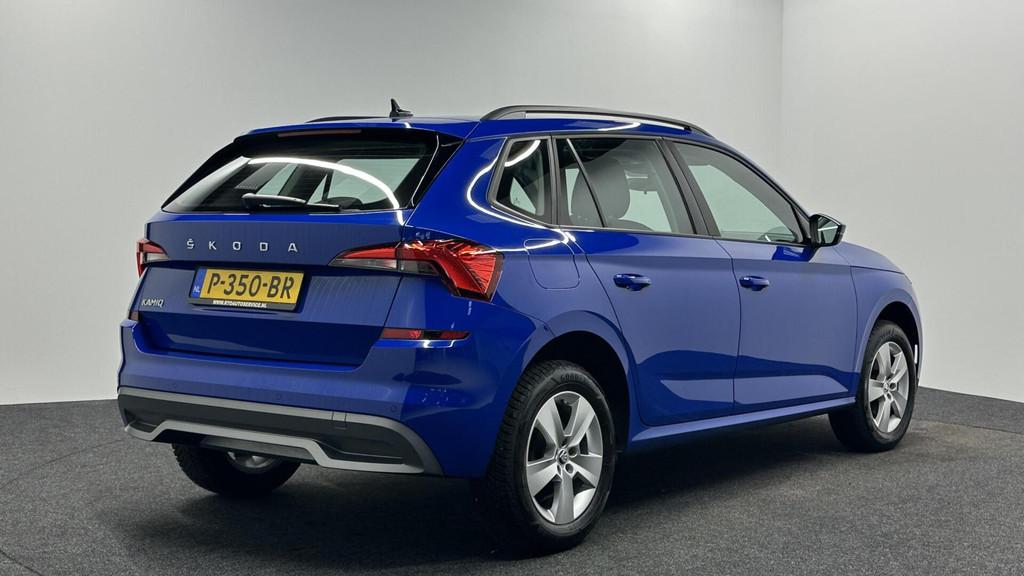 Skoda Kamiq 1.0 TSI Ambition CAMERA CARPLAY LED CRUISE DAB., Auto's, Skoda, Stof, Gebruikt, Met garantie (alle), Blauw