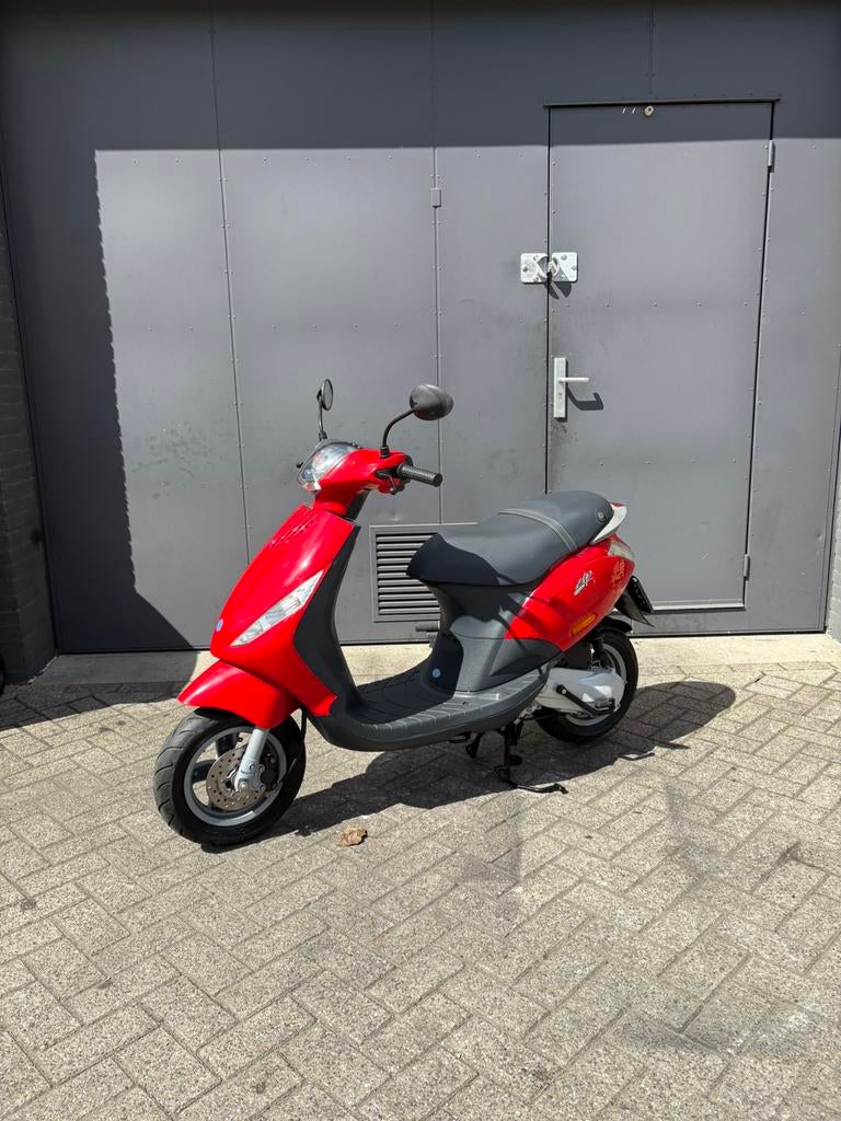 Piaggio zip 2 TAKT BROM 1100KM NIEUWSTAAT, Ophalen of Verzenden, Zo goed als nieuw
