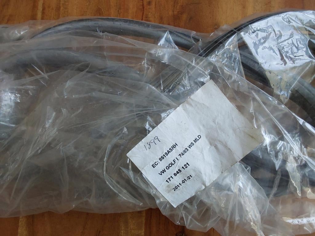 VW Golf 1 Nieuw raamrubber, Ophalen of Verzenden, Nieuw