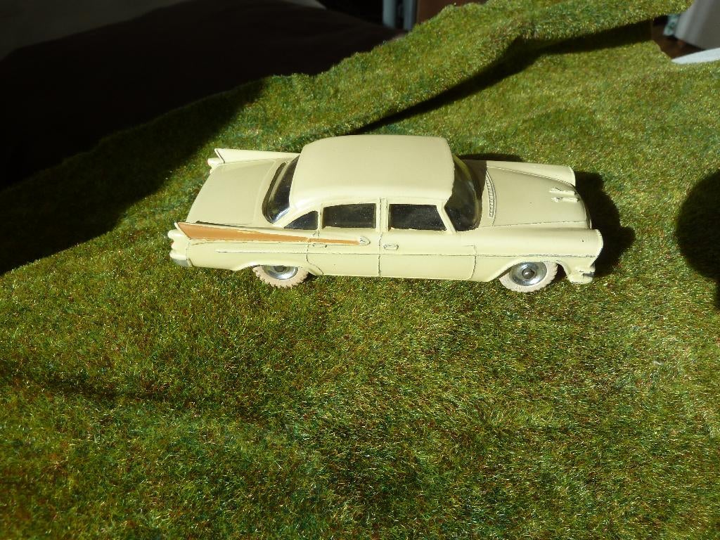 DINKY TOYS:  DODGE ROYAL SEDAN   nr.191  PERFECTE STAAT, Ophalen of Verzenden, Zo goed als nieuw, Auto, Dinky Toys