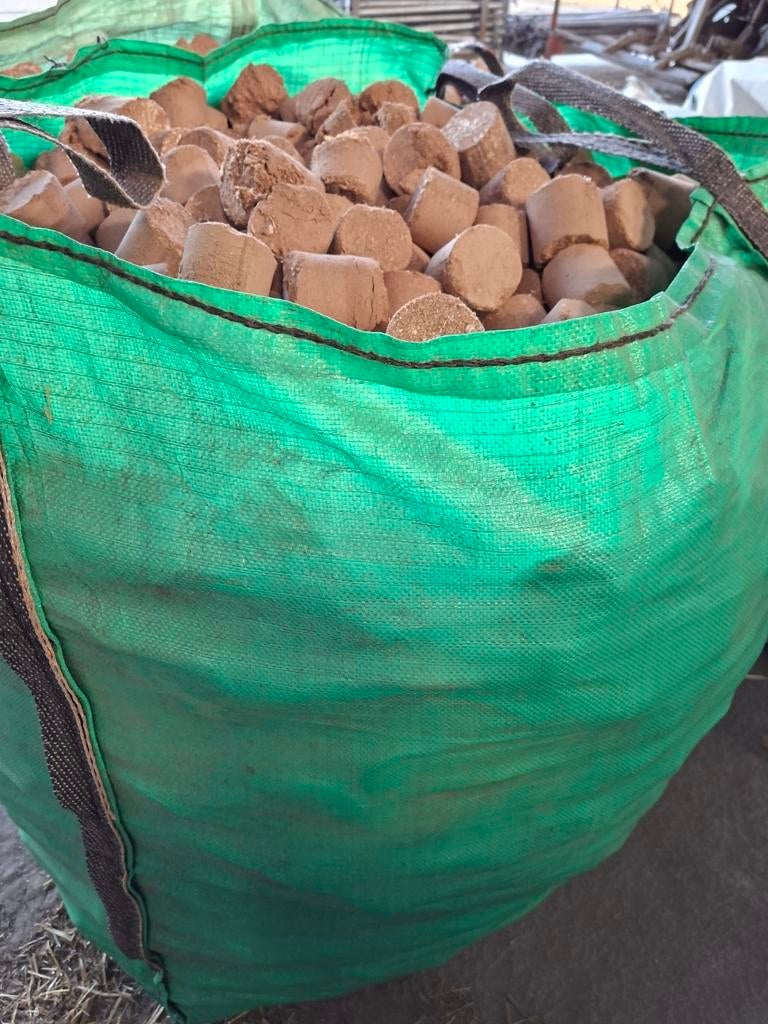 Geperste houtbriketten, 500 kg of kleine partijen, Ophalen