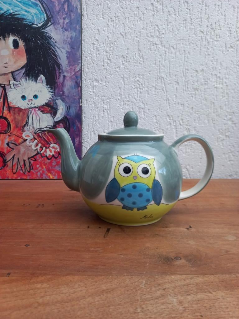 Leuke theepot. Mila Design. Handpainted. Uil, Ophalen of Verzenden, Zo goed als nieuw, Overige stijlen, Overige typen