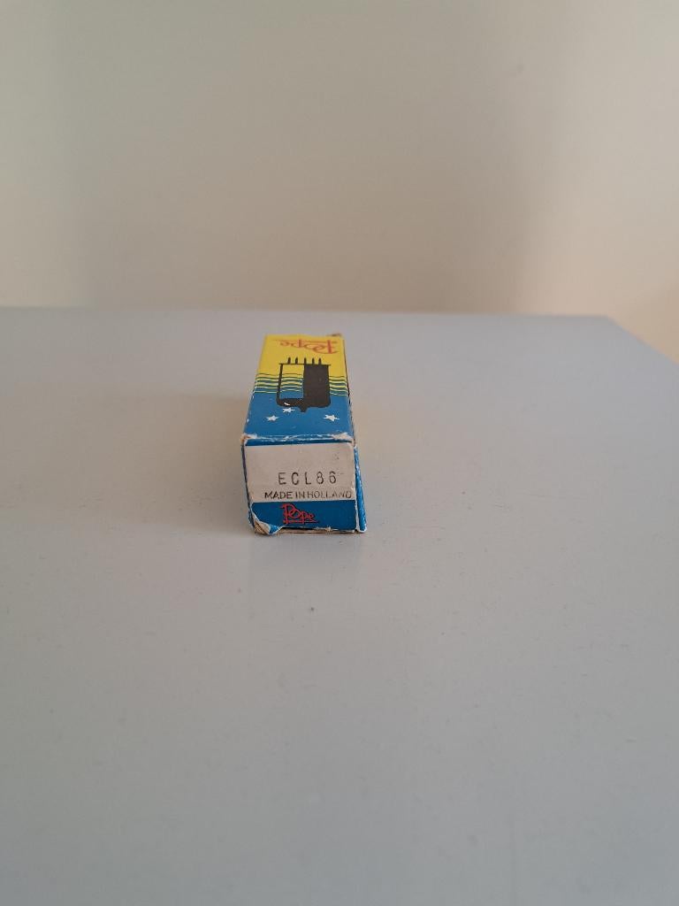 ECL86 NOS, Ophalen of Verzenden, Buis of Buizen