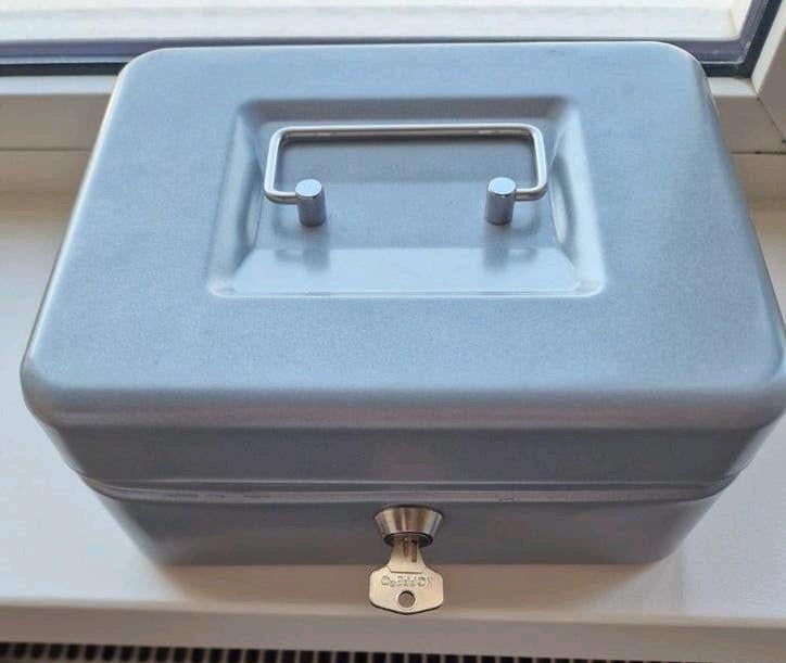 Geldkistje met sleutel - Ideaal voor markt of spaarpot, Verzamelen, Spaarpotten, Ophalen of Verzenden