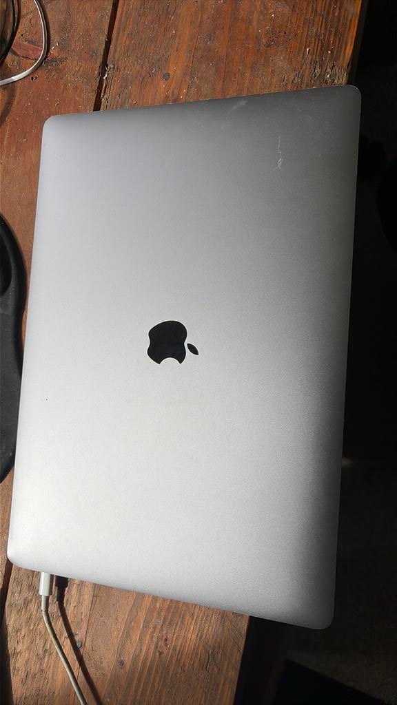 Macbook pro 2018 15 inch met touchbar (defect), Computers en Software, Apple Macbooks, 2 tot 3 Ghz, 15 inch, Zo goed als nieuw
