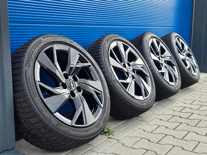 Mooie set Opel Astra L Velgen Kadet 17" Inch Bridgestone, Auto-onderdelen, Banden en Velgen, Velg(en), Winterbanden, 17 inch, 225 mm