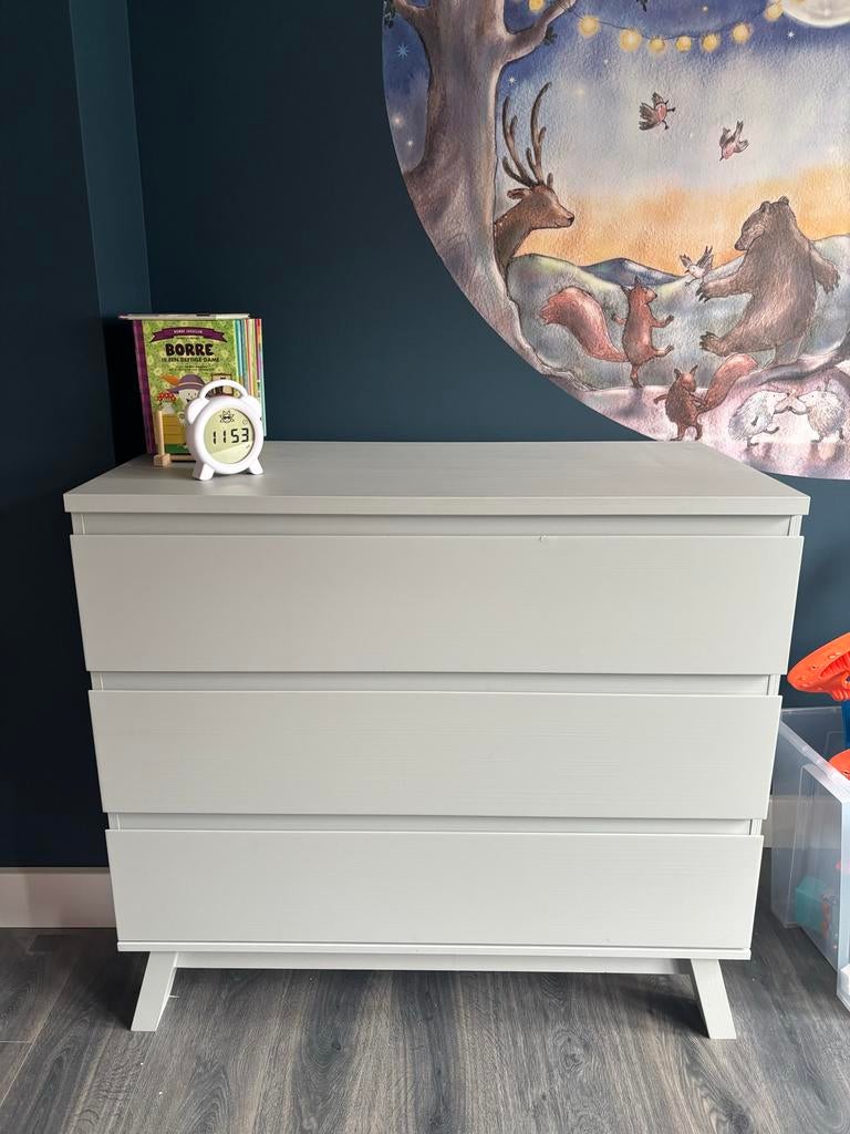 Kinderkamer set: Bedje 140x70 met commode + matras, Gebruikt, 50 tot 70 cm, Ophalen of Verzenden, 75 tot 100 cm