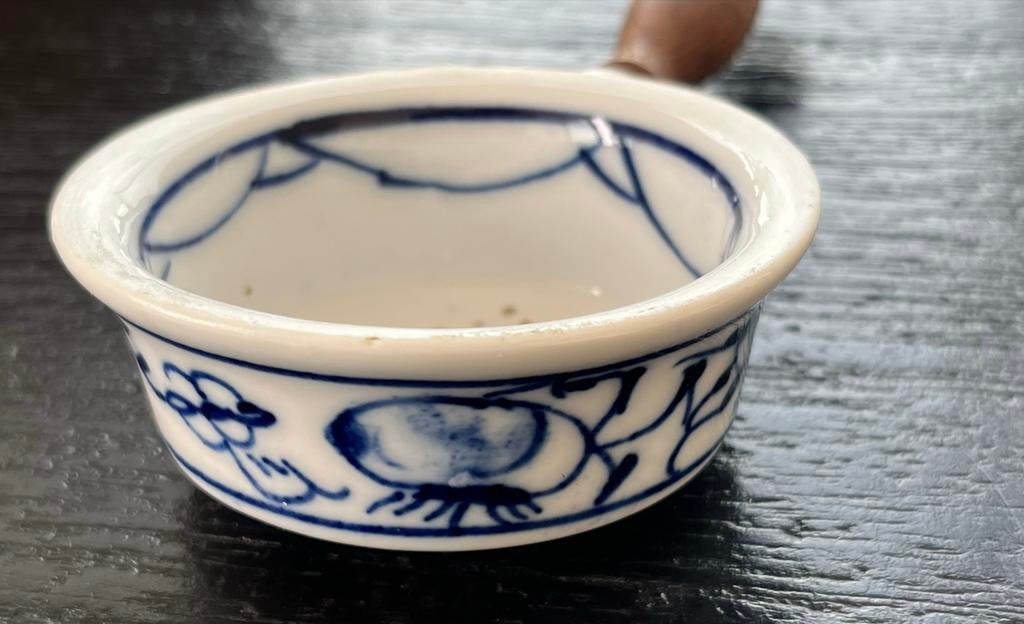 Antieke Meissen blue onion theezeef porselein houten handvat, Verzenden