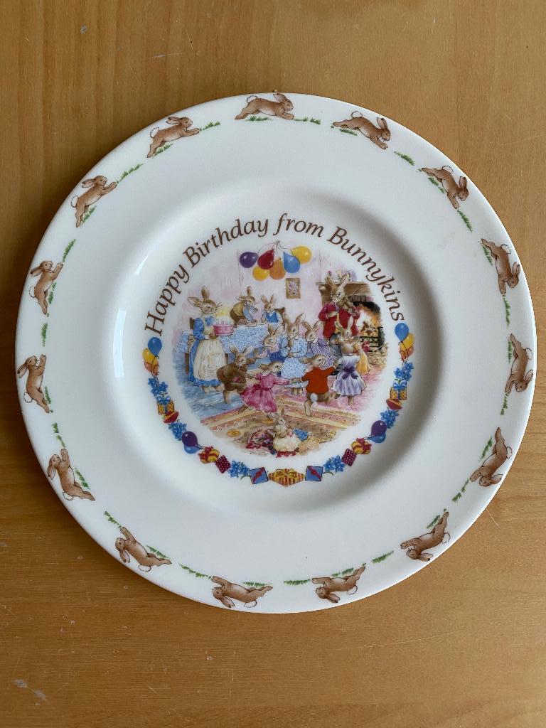 Vintage Bunnykins Happy Birthday bord Royal Doulton 1991 zga, Ophalen of Verzenden, Zo goed als nieuw, Bord(en), Overige stijlen