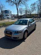 Audi A3 1.6 Sportback 85KW FSI 2004 Grijs, Voorwielaandrijving, 15 km/l, 4 cilinders, Origineel Nederlands