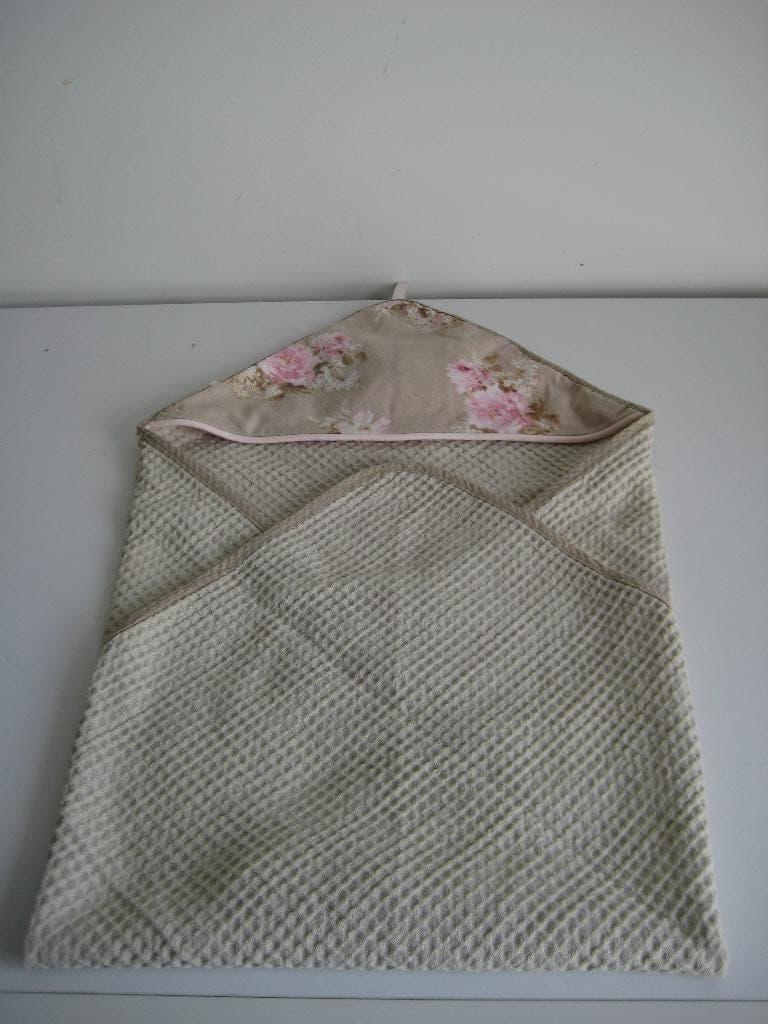 baby badcape zandkleurig wafelkatoen met lichtroze ZGAN, Ophalen of Verzenden, Zo goed als nieuw, Overige typen