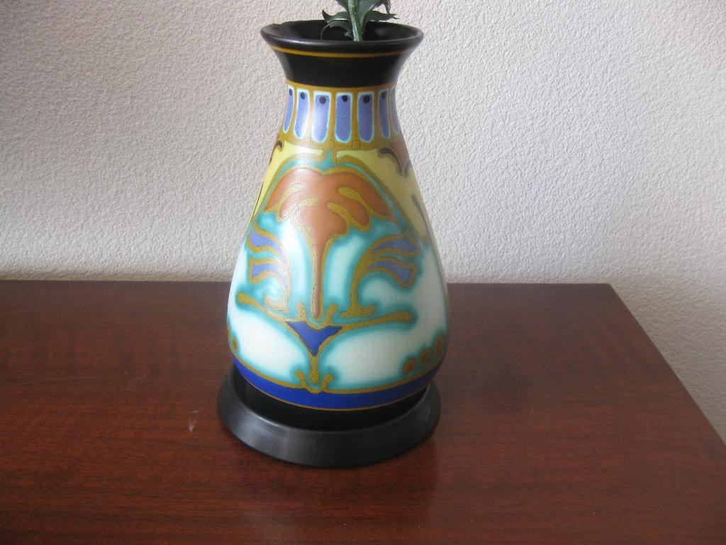 Mooie plateel vaas met onderschotel uit 1929. Schoonhoven., Antiek en Kunst, Antiek | Keramiek en Aardewerk, Ophalen of Verzenden