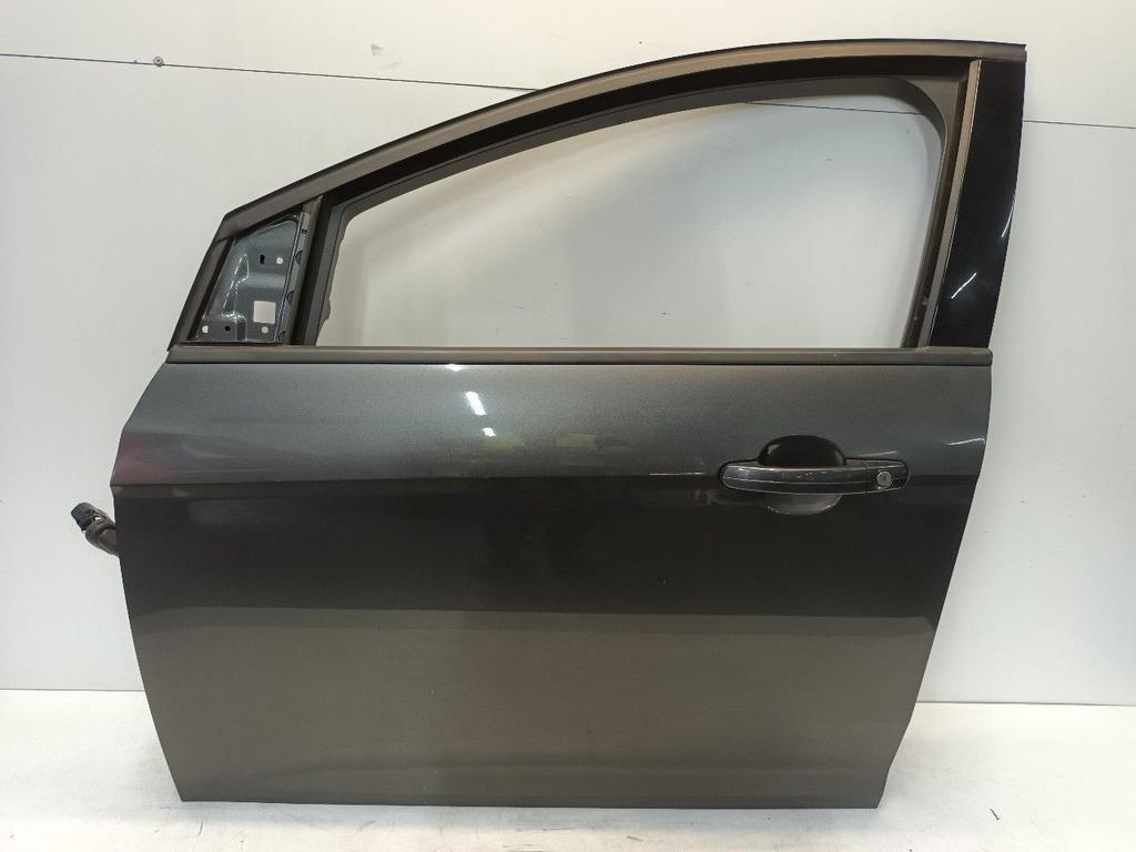 Portier links voor Ford Focus, Onderdelen@venauto.nl, Van der Ven Autorecycling B.V., Gebruikt, Ettenseweg 76, 4706 PB Roosendaal, The Netherlands