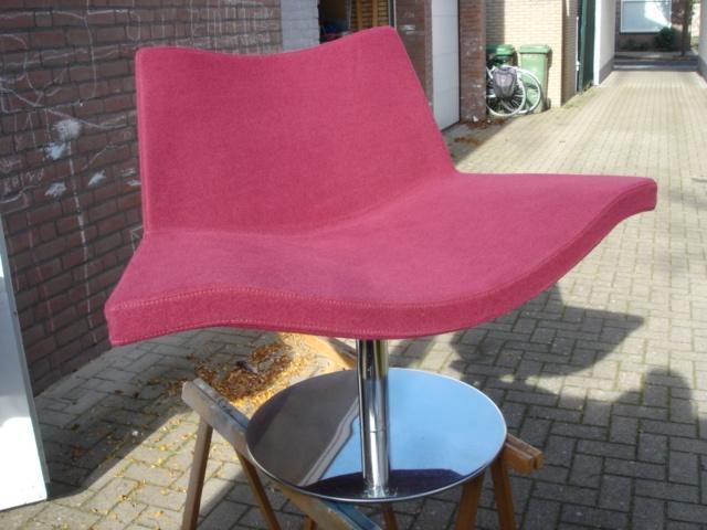Design lounge stoel HERO van Atelier Deberenn, Huis en Inrichting, Fauteuils, Gebruikt, Metaal, Stof, Minder dan 50 cm, 75 tot 100 cm