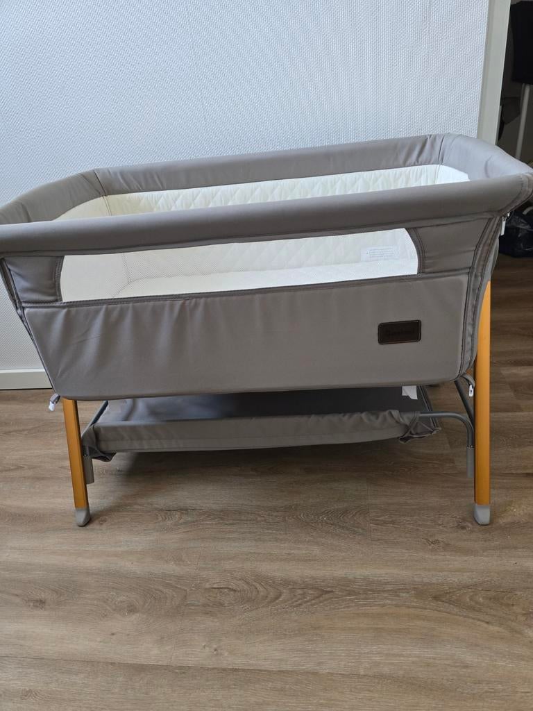 Baninni Co-Sleeper grijs met houten poten, Ophalen, Wieg