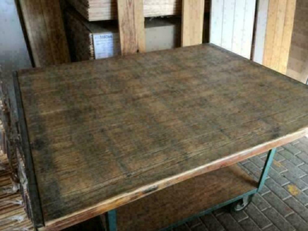 Steenschot tafel 110x140 geolied , stalen poten industrieel., Nieuw, Ophalen of Verzenden, Vijf personen of meer, Rechthoekig